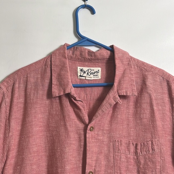 BUNDLE of Floral and Plain Button Down Resort Shirts - Picture 4 of 6